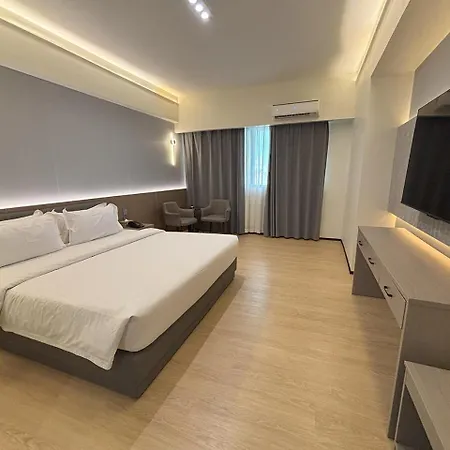 Lido De Paris Hotel