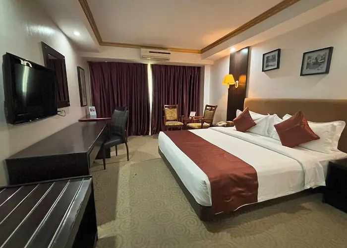 Lido De Paris Hotel