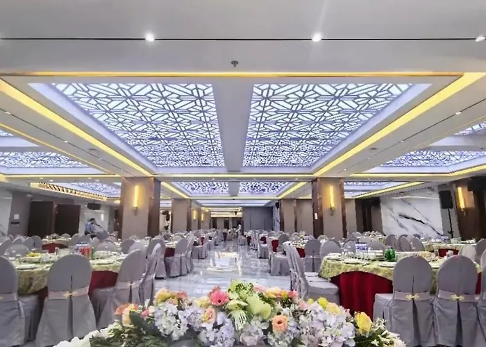 Lido De Paris Hotel 4*
